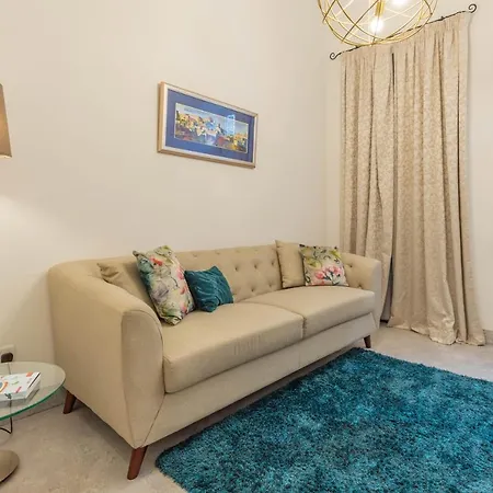 Luxurious One Bedroom Duplex Maisonette *