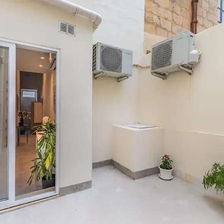 Luxurious One Bedroom Duplex Maisonette Sliema