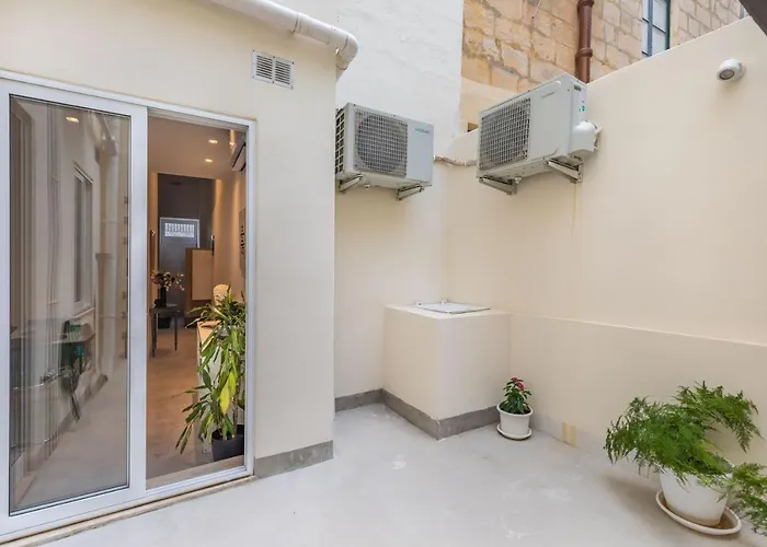 Luxurious One Bedroom Duplex Maisonette Sliema