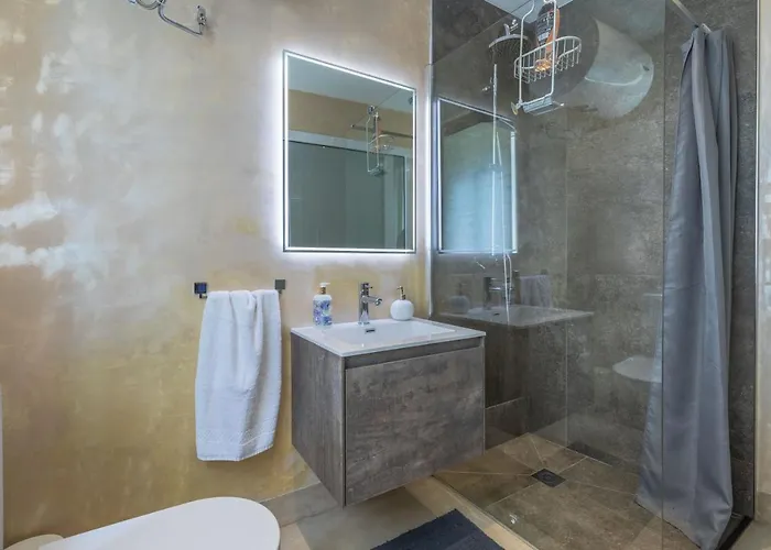 Luxurious One Bedroom Duplex Maisonette * Sliema