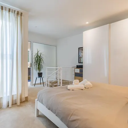 Lägenhet Luxurious One Bedroom Duplex Maisonette